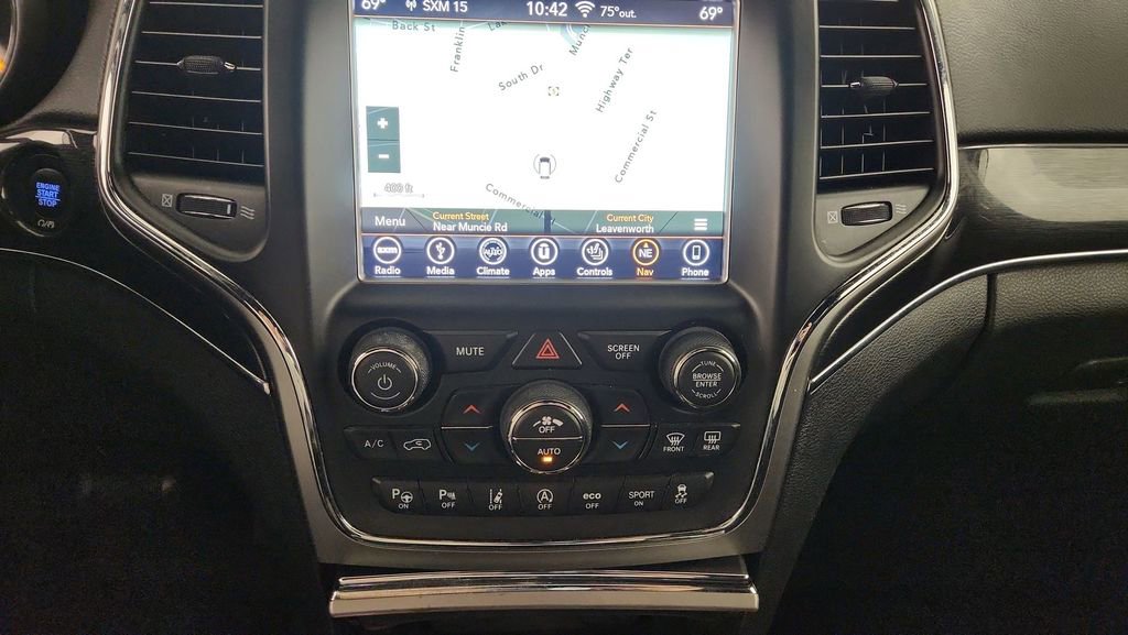 Used 2018 Jeep Grand Cherokee Trailhawk AWD/4WD image 15