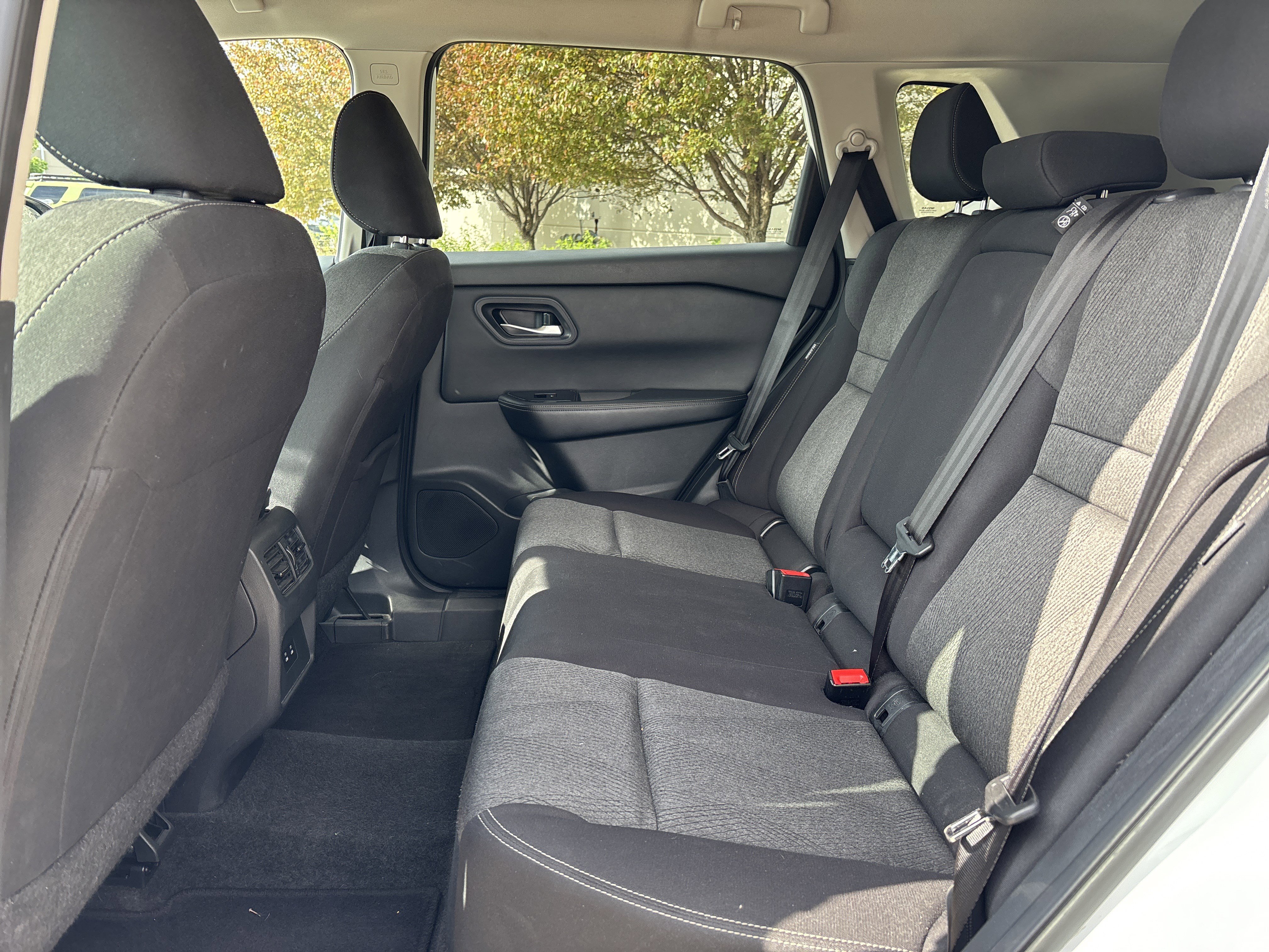 Used 2024 Nissan Rogue SV AWD/4WD image 30