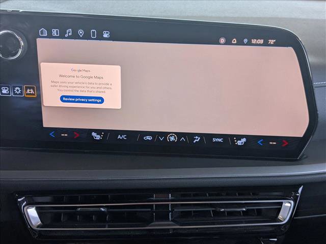 Used 2024 Chevrolet Traverse LT image 13