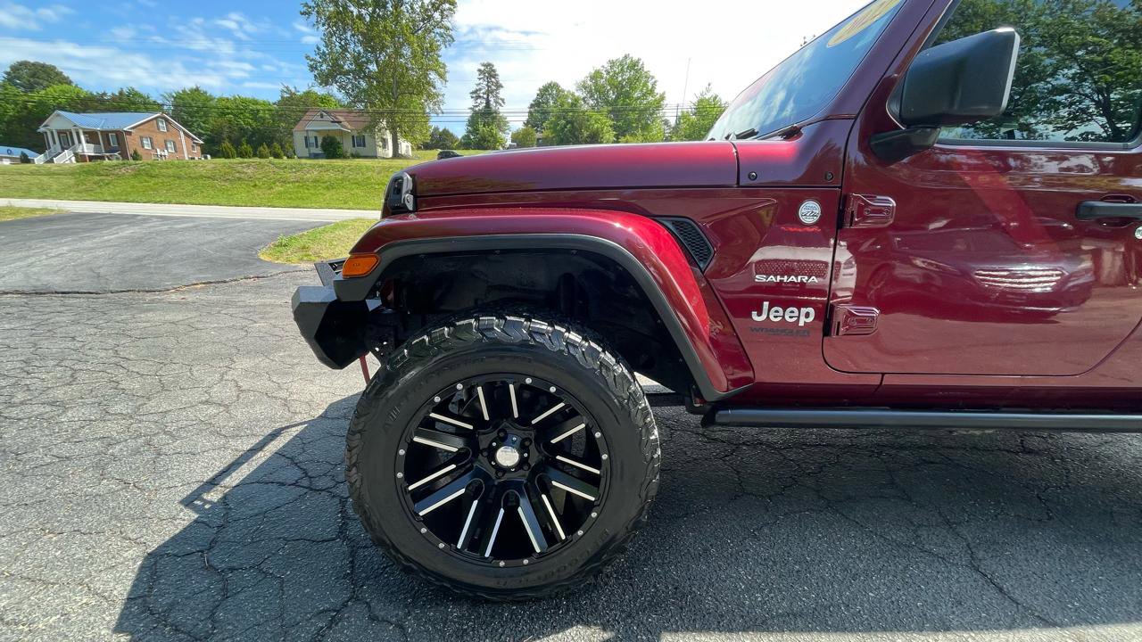 Used 2022 Jeep Wrangler Unlimited Sahara w/ LED Lighting Group AWD/4WD image 2