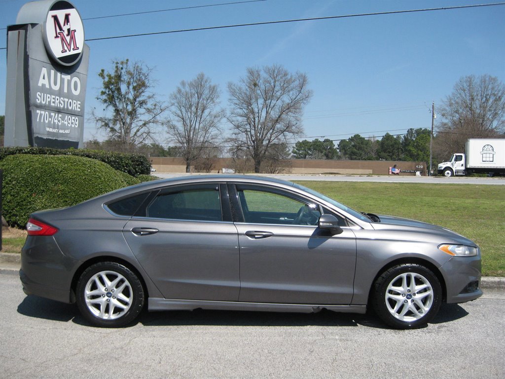 Used 2013 Ford Fusion SE FWD image 8