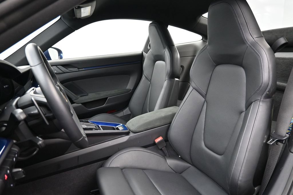 Certified 2024 Porsche 911 Carrera GTS RWD image 5