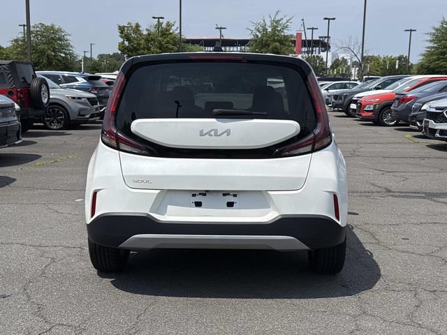 Used 2023 Kia Soul LX w/ LX Technology Package FWD image 3