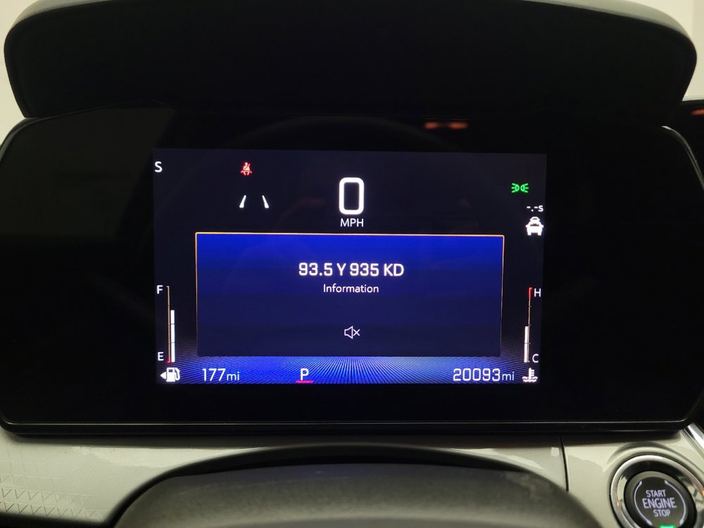 Used 2025 Chevrolet Trax LT w/ LT Convenience Package FWD image 23