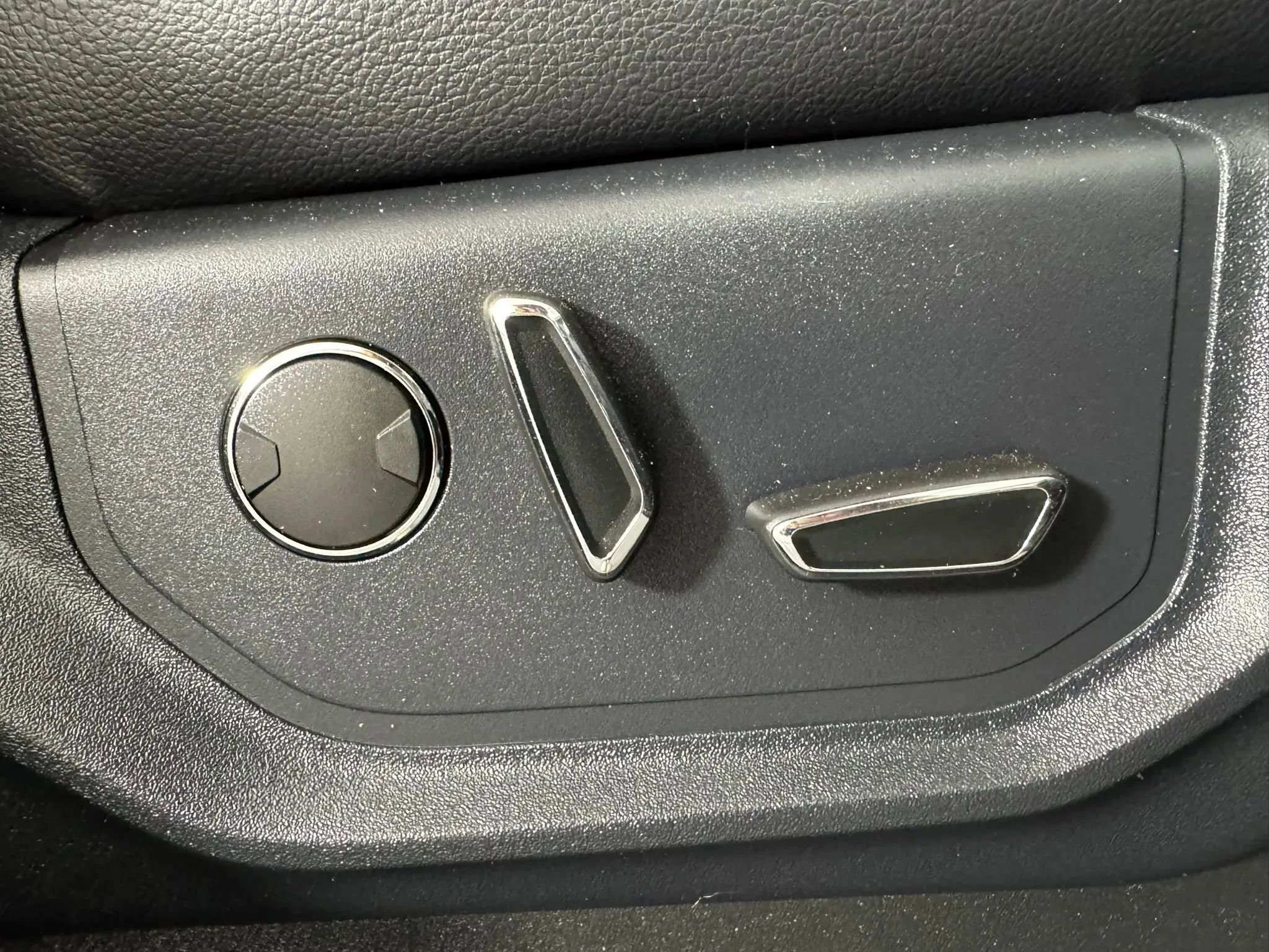 Used 2020 Ford Expedition Limited w/ Equipment Group 301A image 39