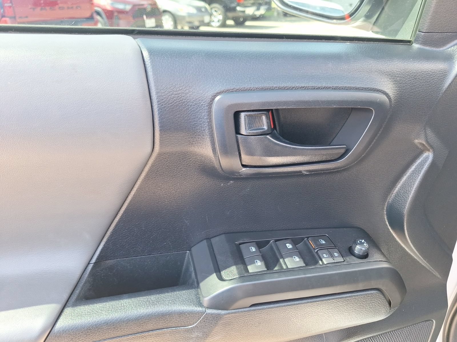 Used 2019 Toyota Tacoma SR w/ SR Convenience Package RWD image 15