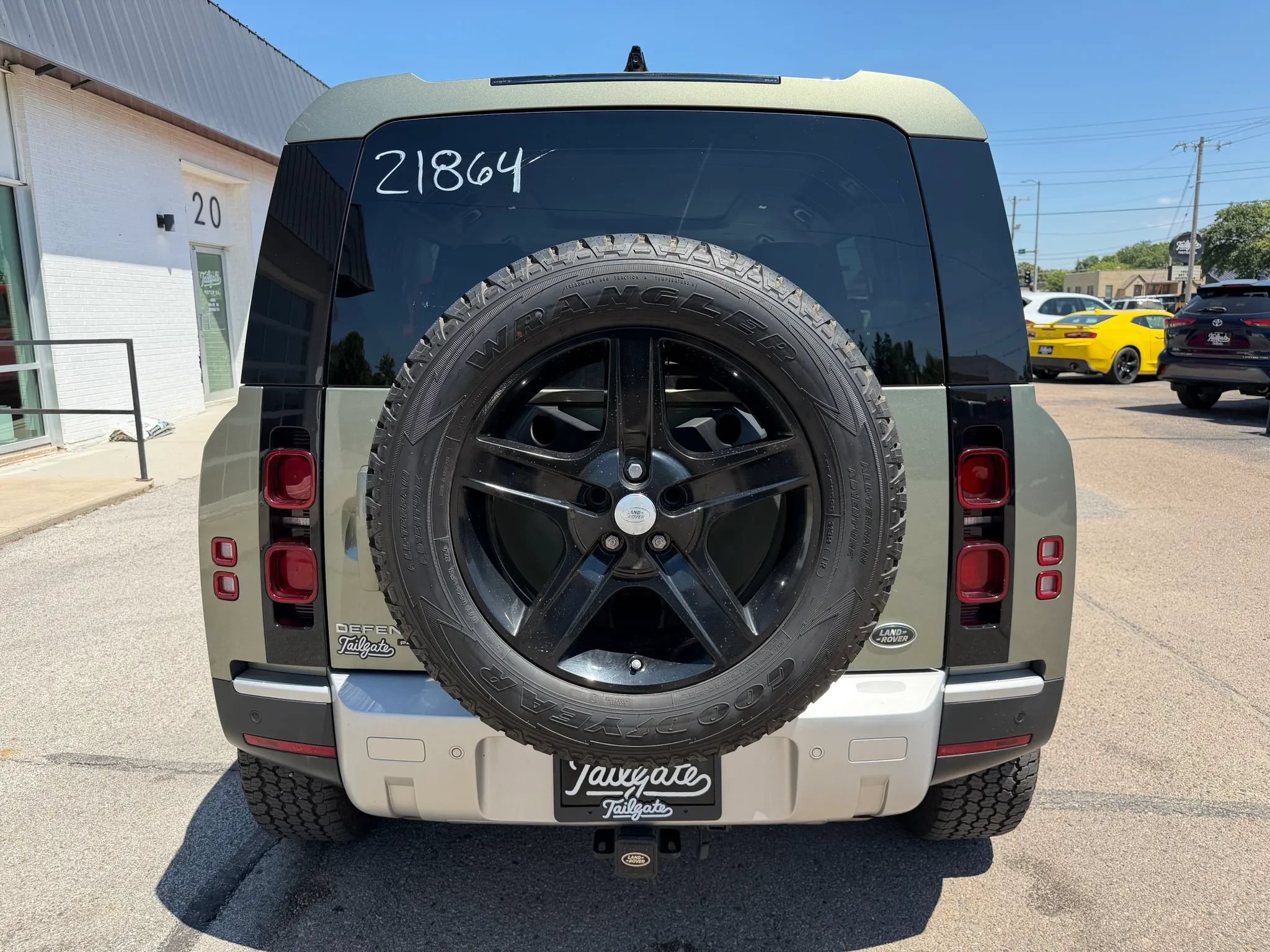 Used 2020 Land Rover Defender 110 SE AWD/4WD image 4