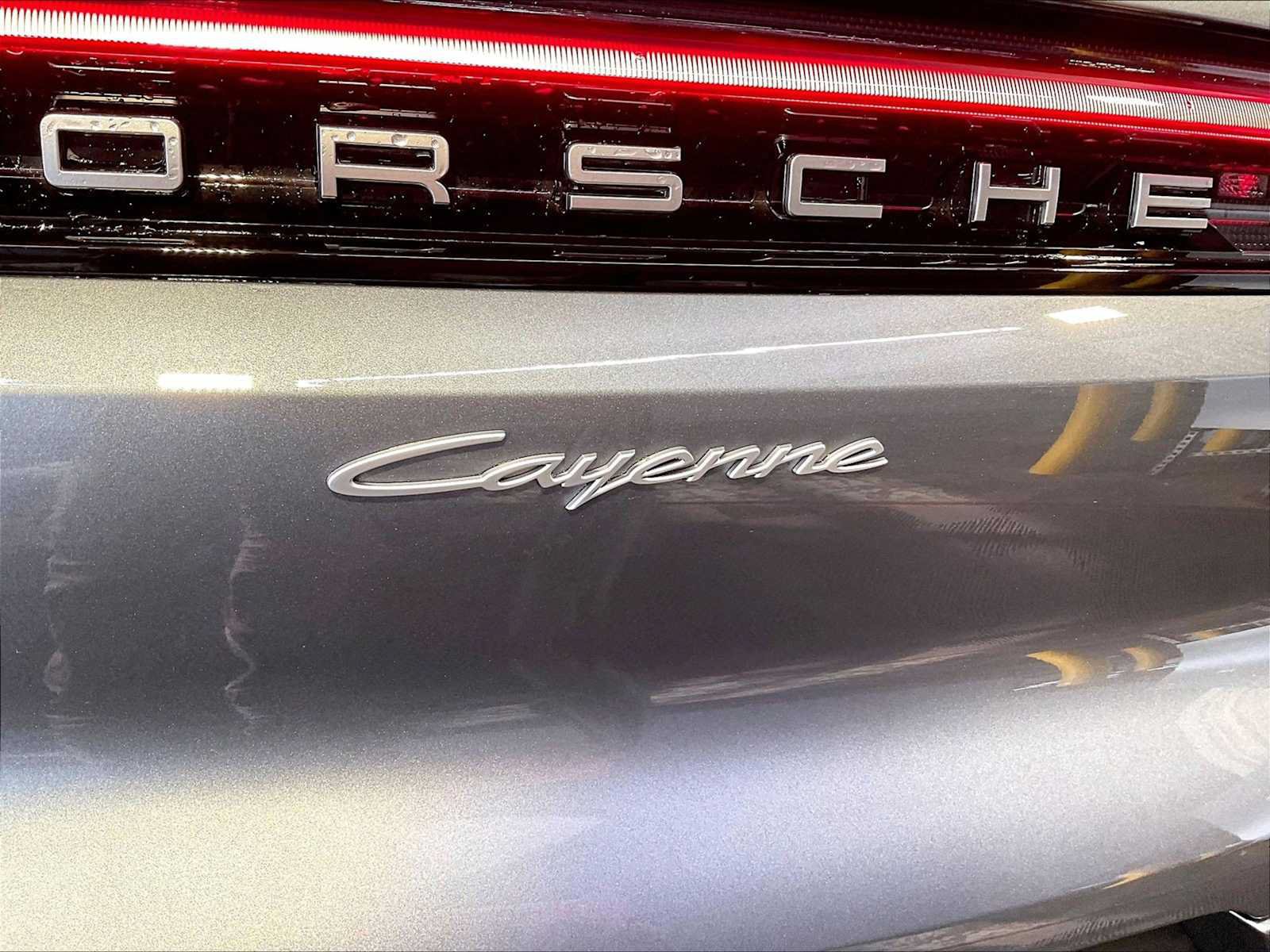 Certified 2026 Porsche Cayenne AWD/4WD image 35