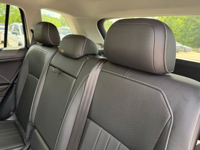 Used 2022 Volkswagen Tiguan SE AWD/4WD image 24