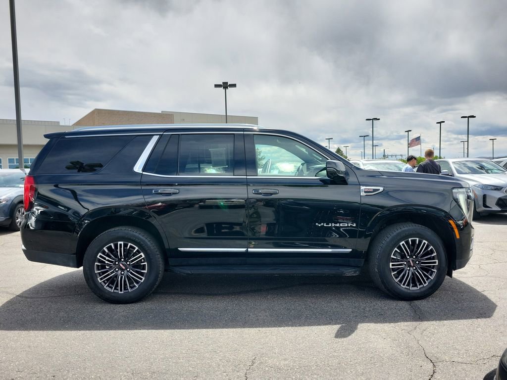Used 2025 GMC Yukon Elevation w/ LPO, Elevation Black Package AWD/4WD image 3