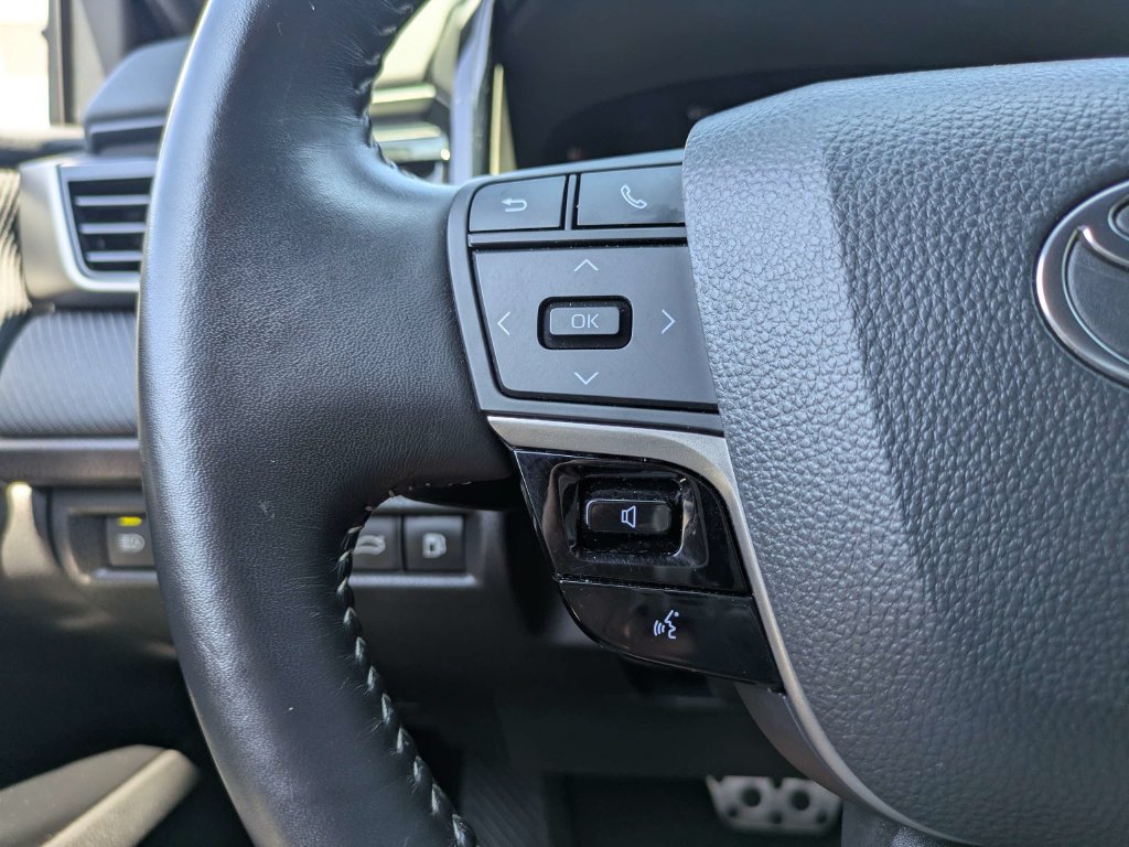 Used 2025 Toyota Camry SE FWD image 23
