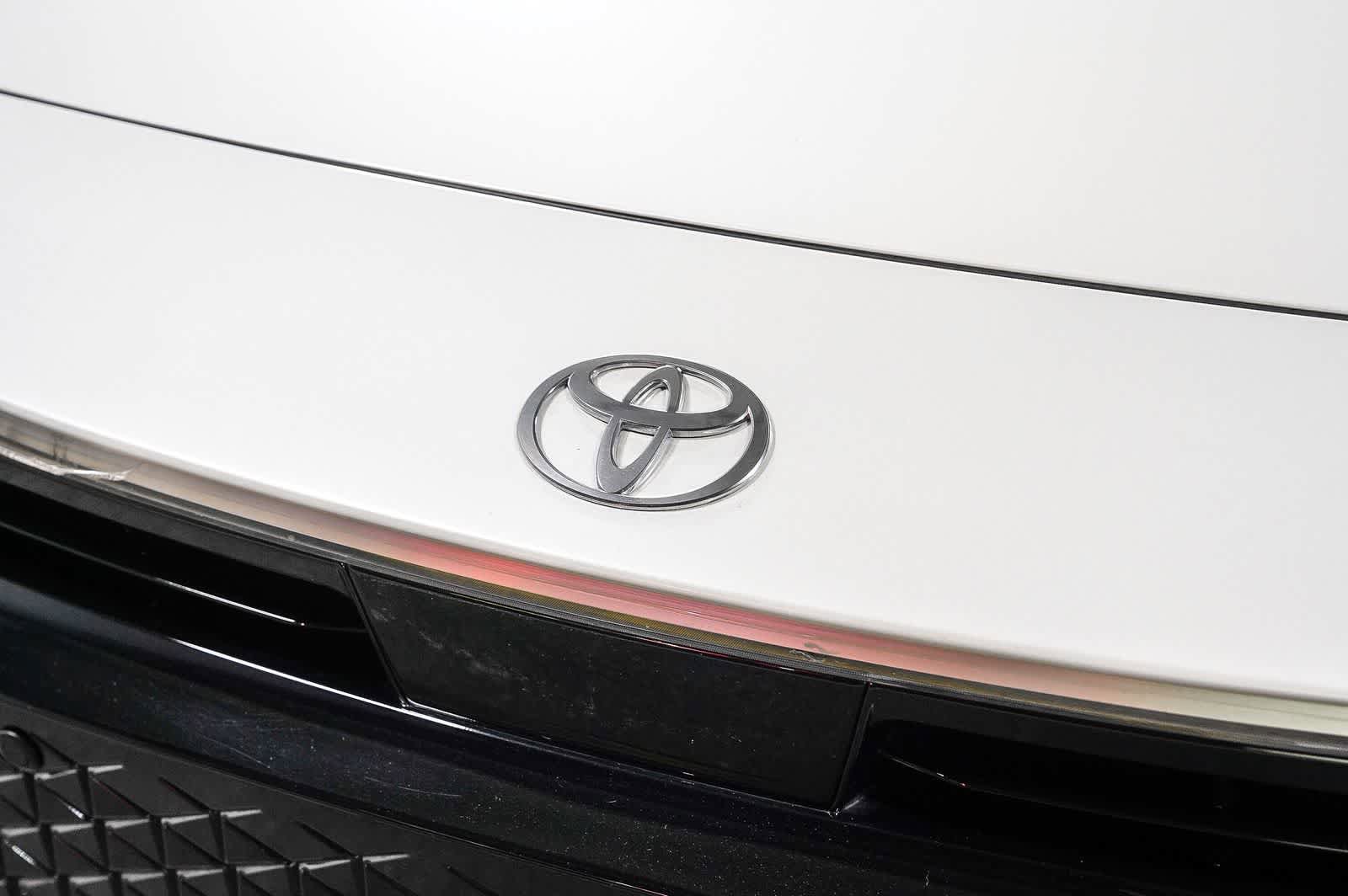Certified 2023 Toyota Crown AWD/4WD image 9