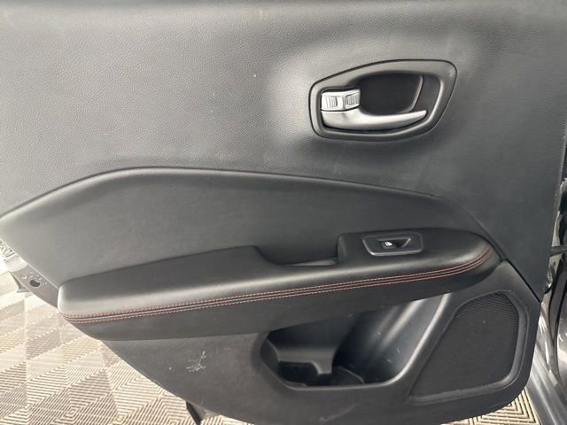 Used 2019 Jeep Compass Trailhawk AWD/4WD image 23