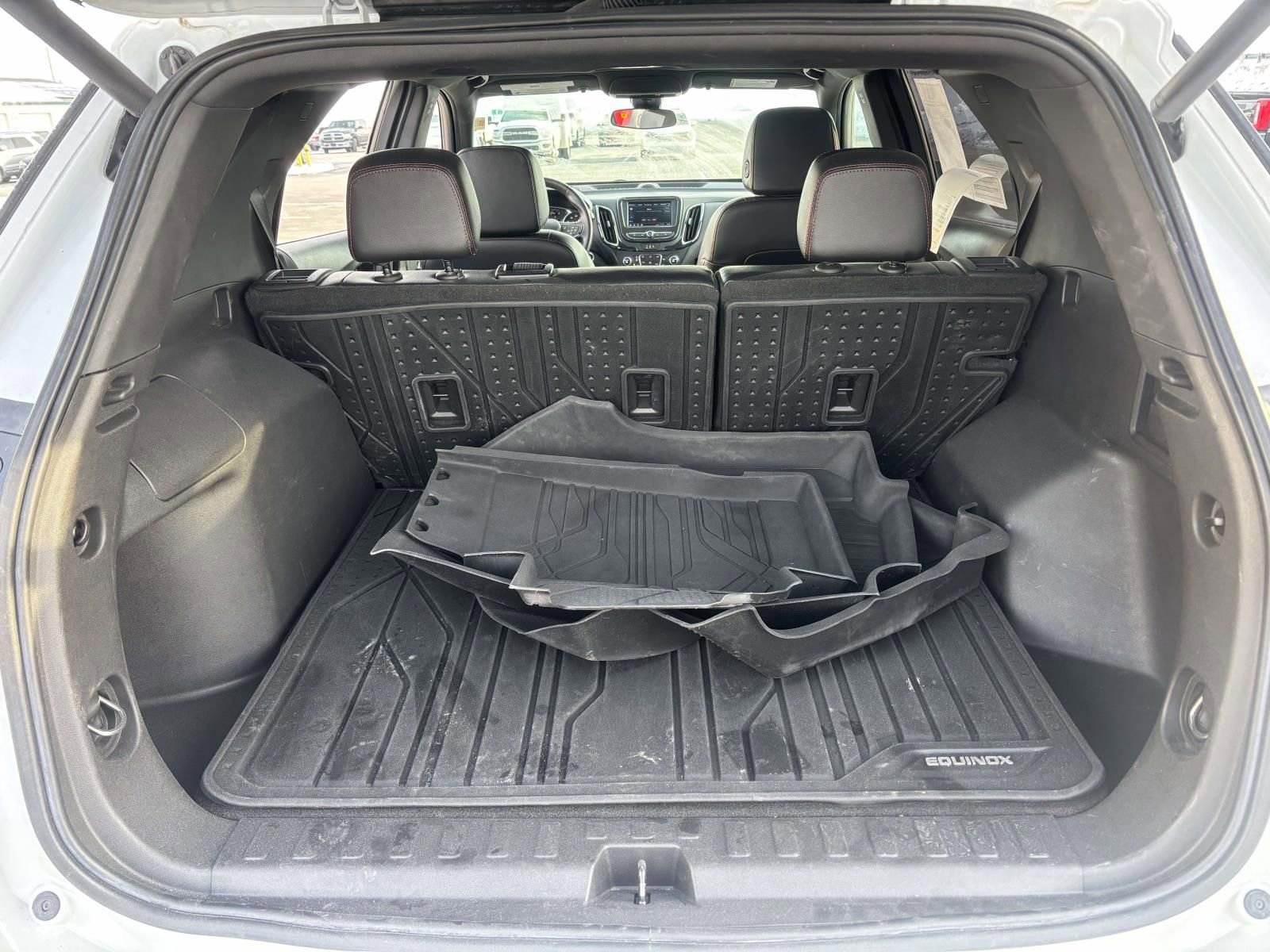 Used 2022 Chevrolet Equinox RS w/ LPO, Floor Liner Package image 11