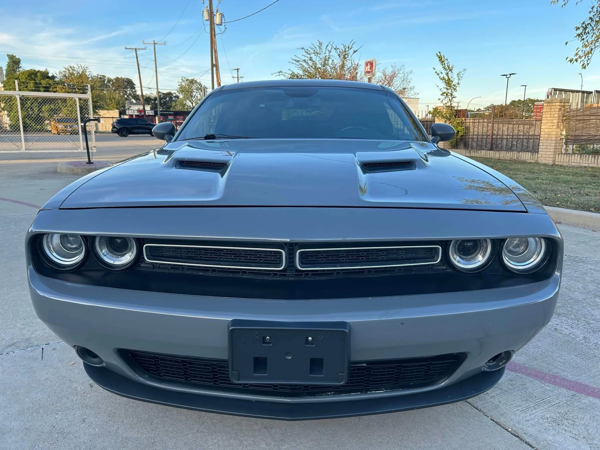 Used 2019 Dodge Challenger SXT image 3