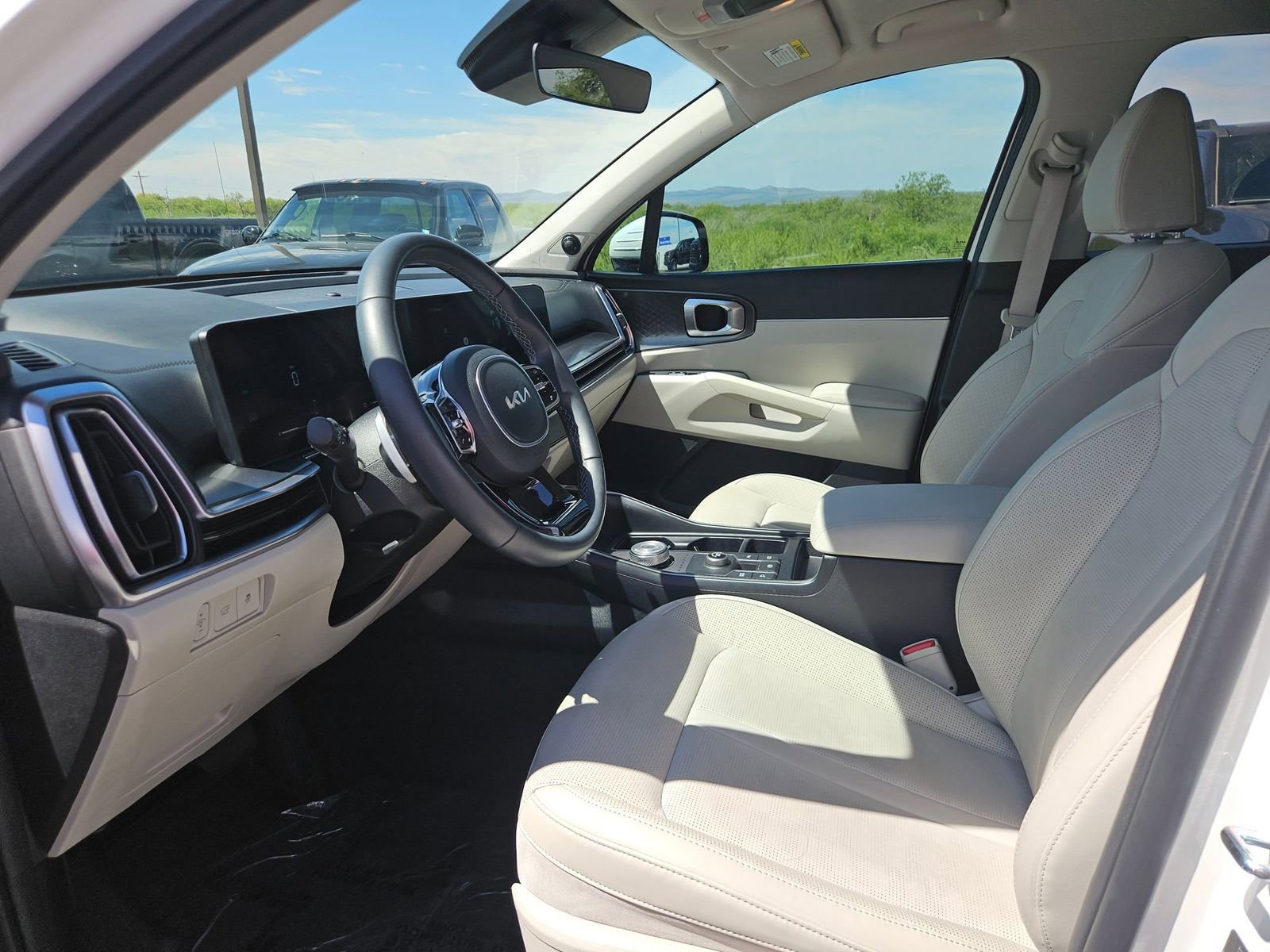 Used 2025 Kia Sorento EX image 23