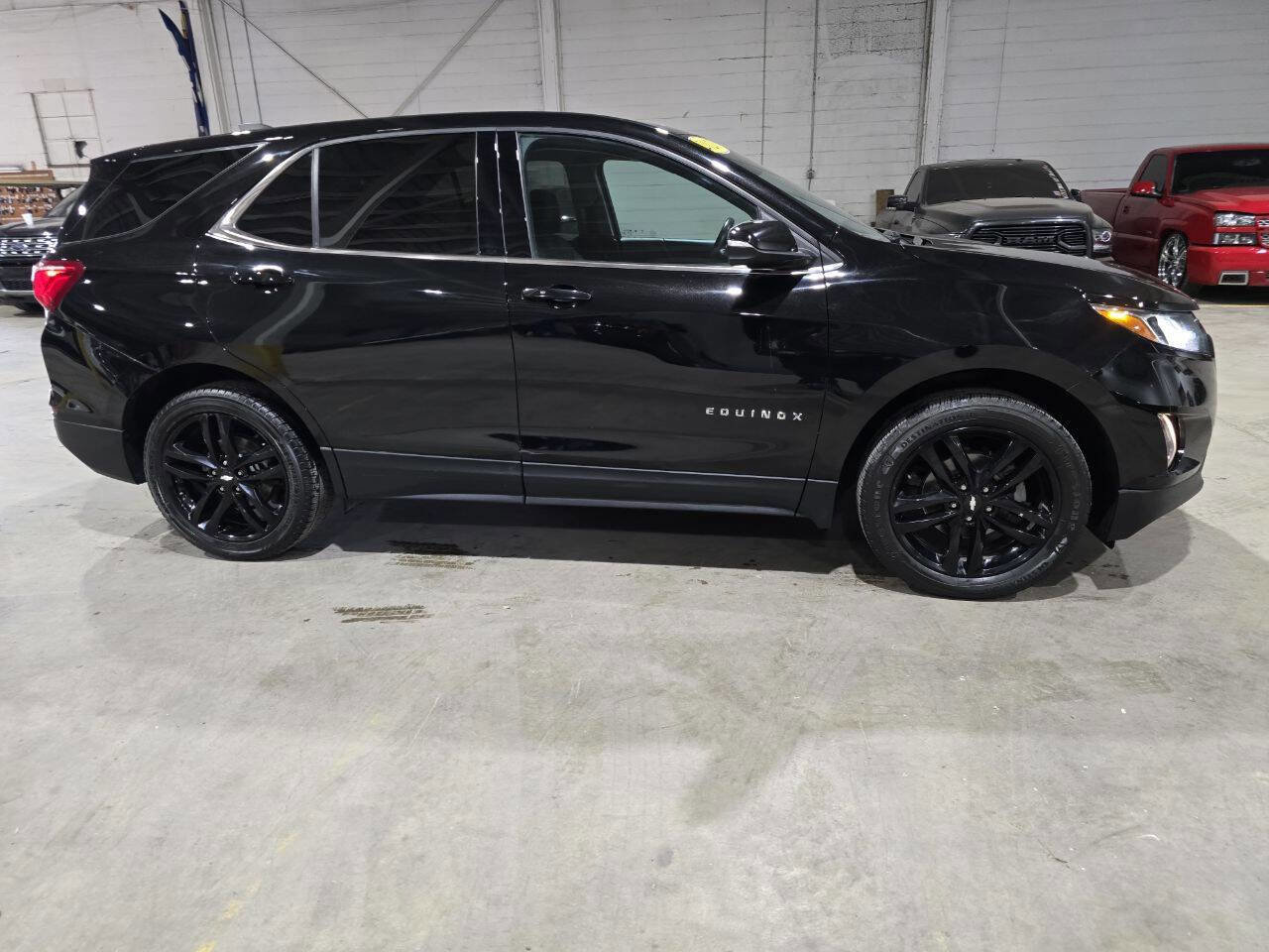 Used 2020 Chevrolet Equinox LT w/ Midnight Edition AWD/4WD image 19