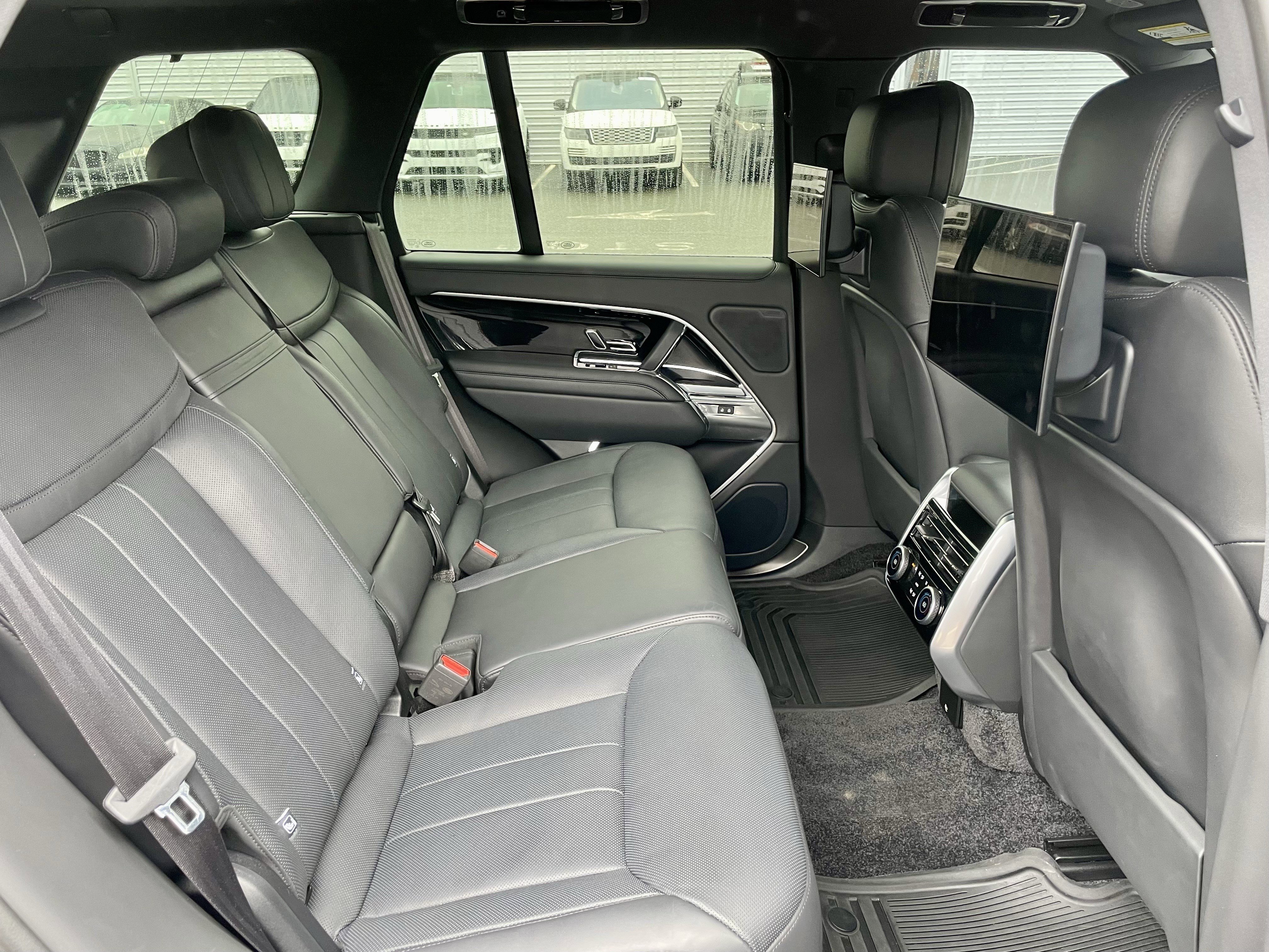 Certified 2023 Land Rover Range Rover SE image 30