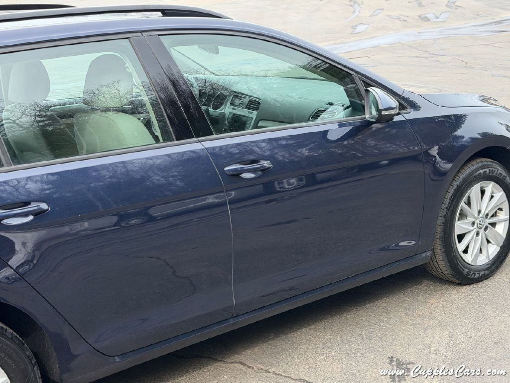 Used 2016 Volkswagen Golf S image 39