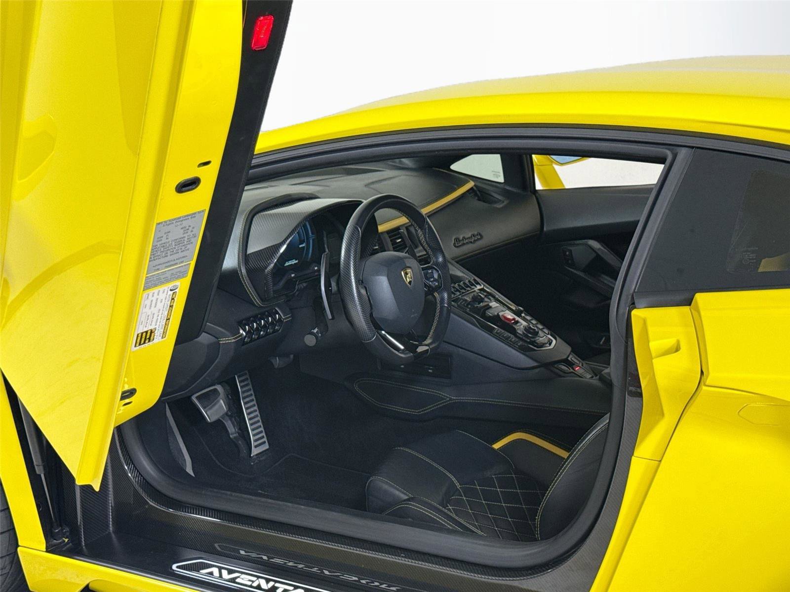 Used 2018 Lamborghini Aventador S AWD/4WD image 12