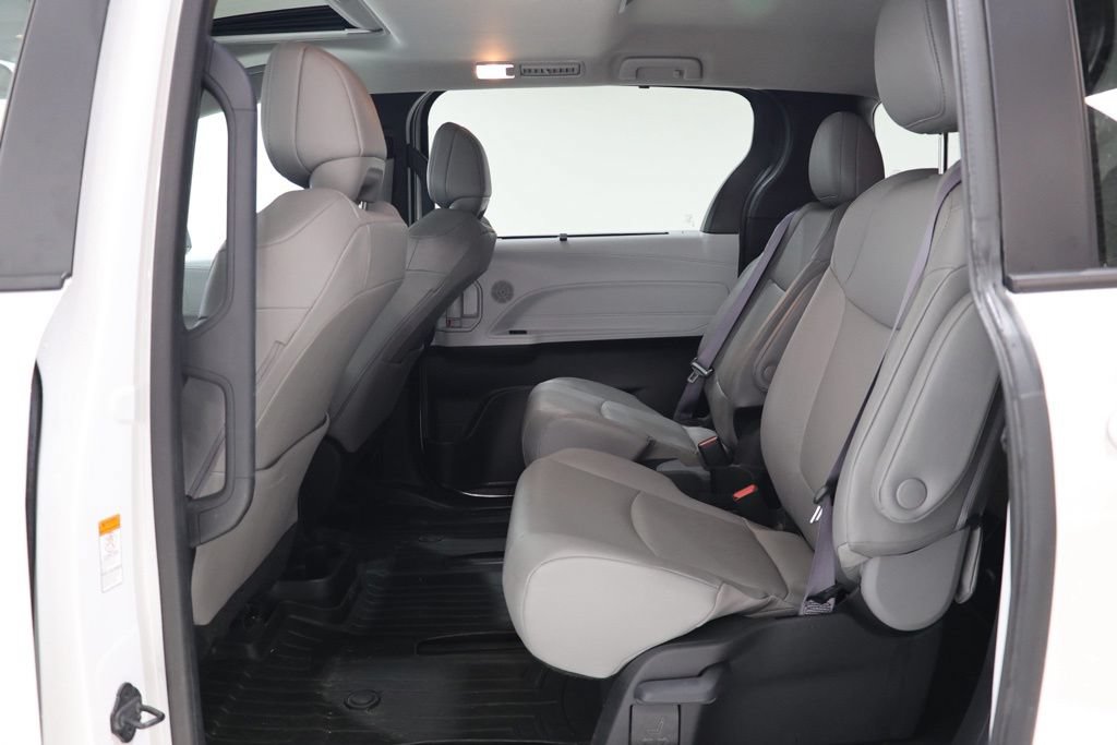 Used 2025 Toyota Sienna XLE w/ XLE Plus Package AWD/4WD image 36