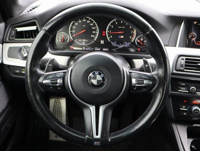 Used 2015 BMW M5 image 20