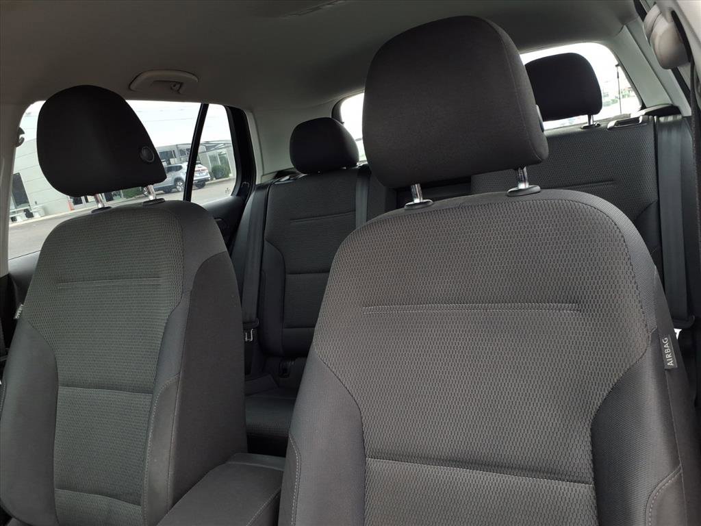 Used 2018 Volkswagen Golf S image 19