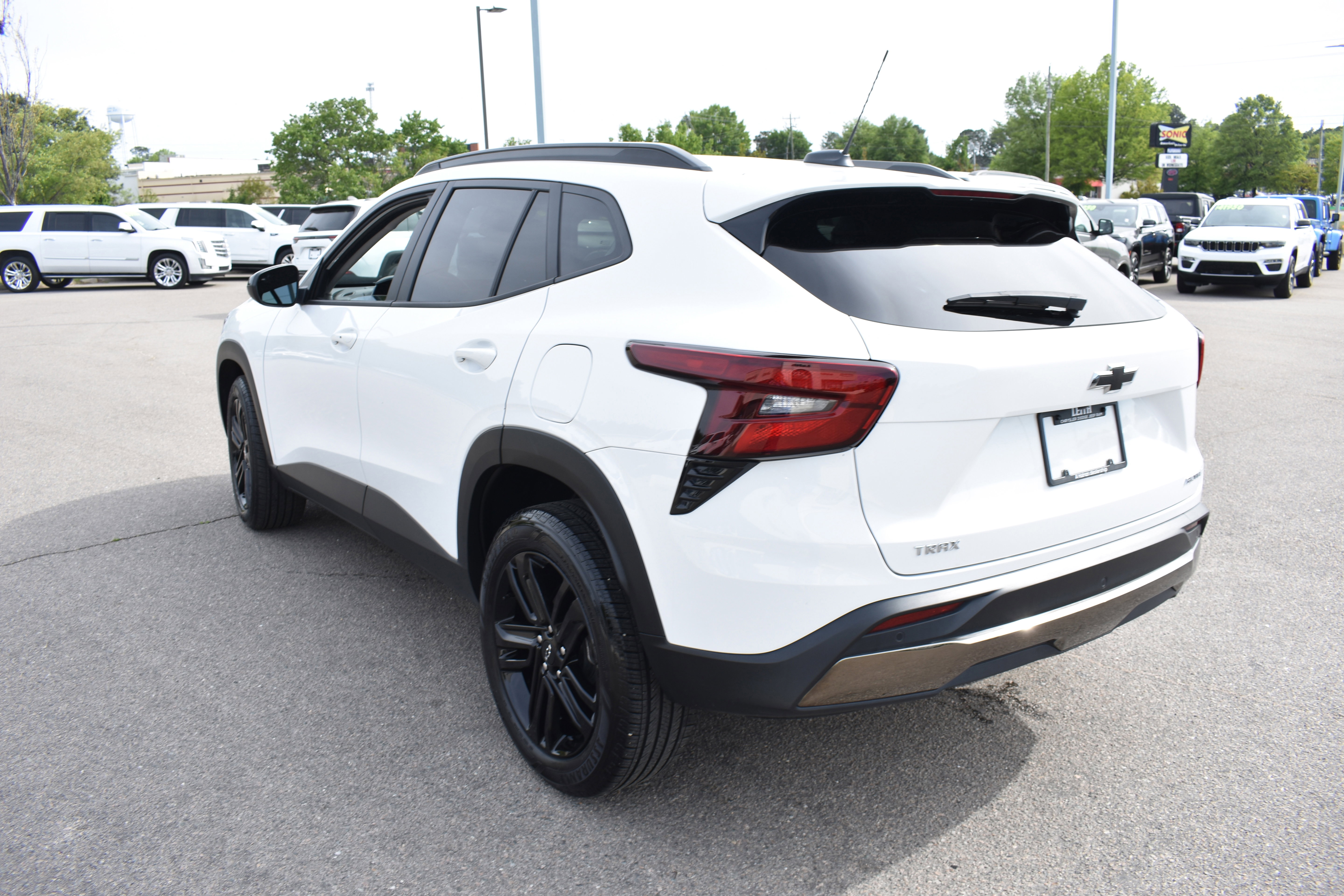 Used 2025 Chevrolet Trax ACTIV w/ Driver Confidence Package FWD image 7