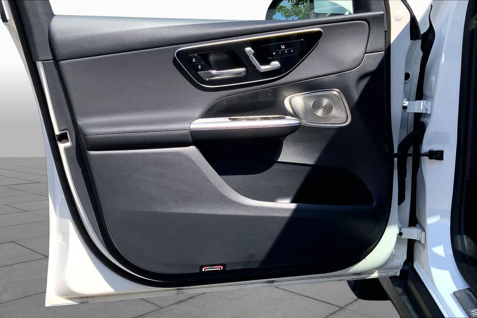 Used 2025 Mercedes-Benz GLC 300 4MATIC image 22