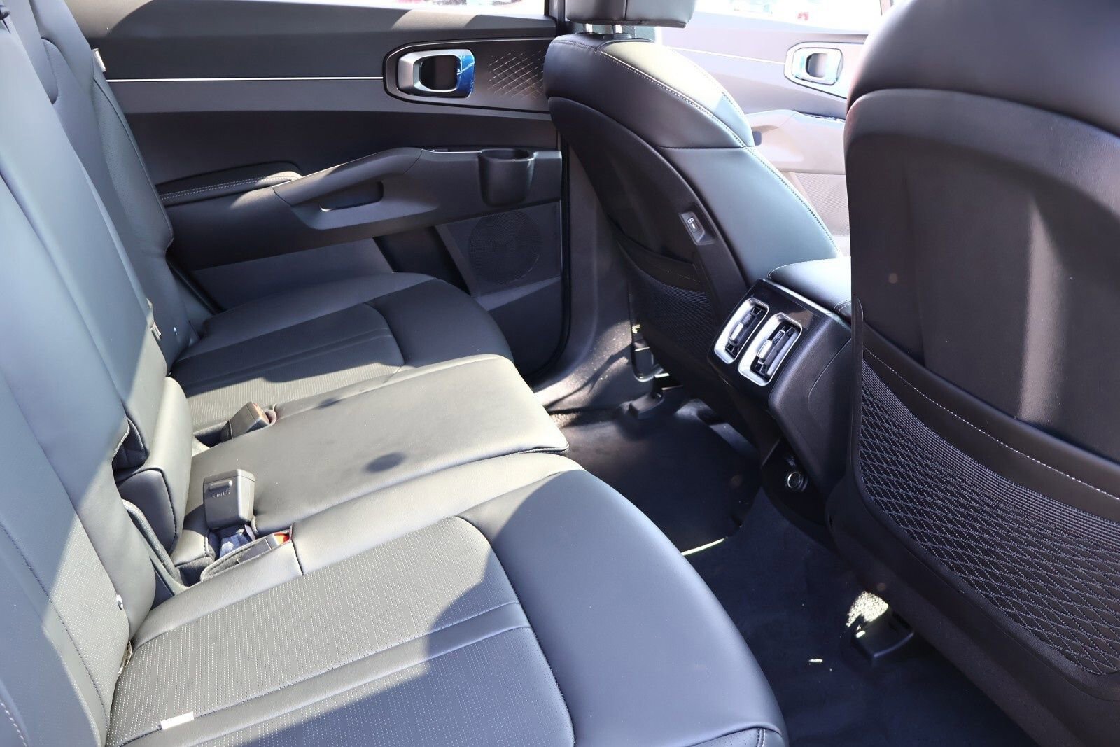 Used 2025 Kia Sorento S w/ Panoramic Sunroof Package image 21