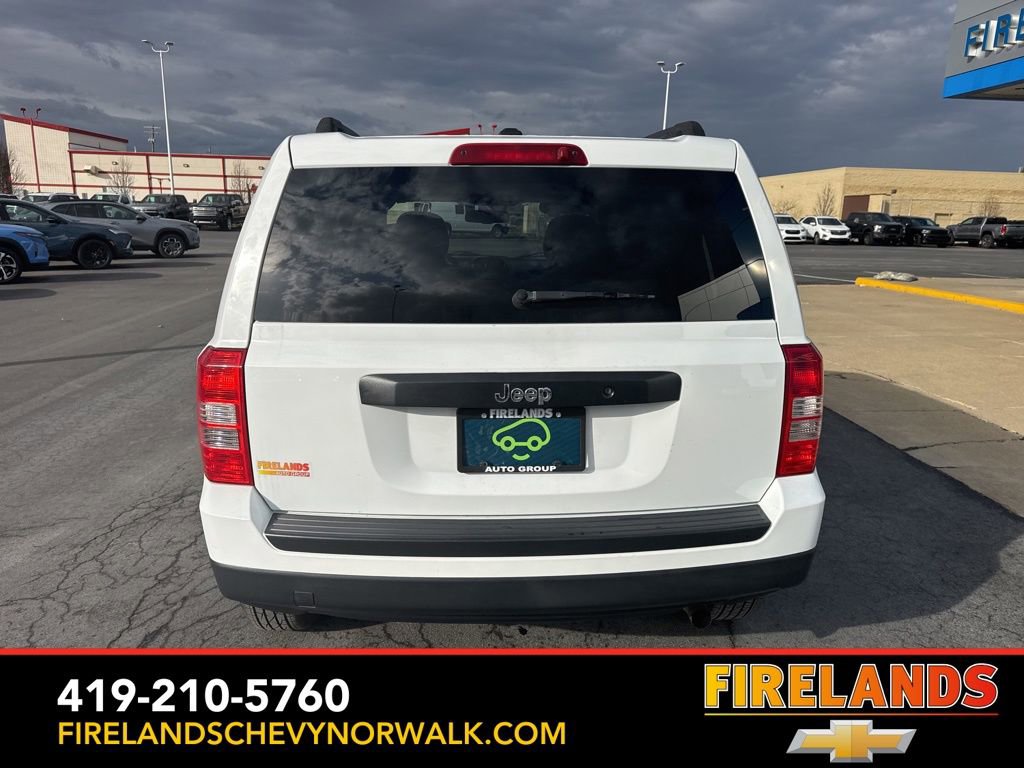 Used 2016 Jeep Patriot Sport image 4