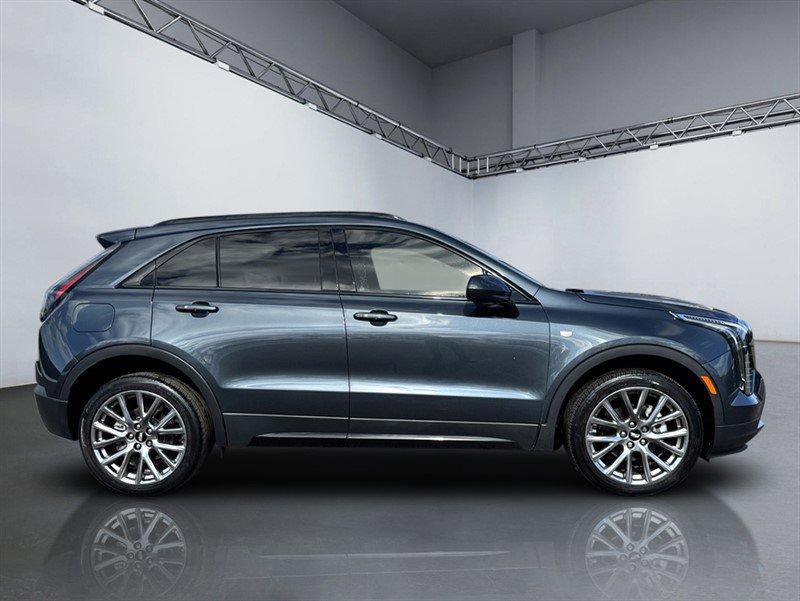 Used 2019 Cadillac XT4 Sport image 3