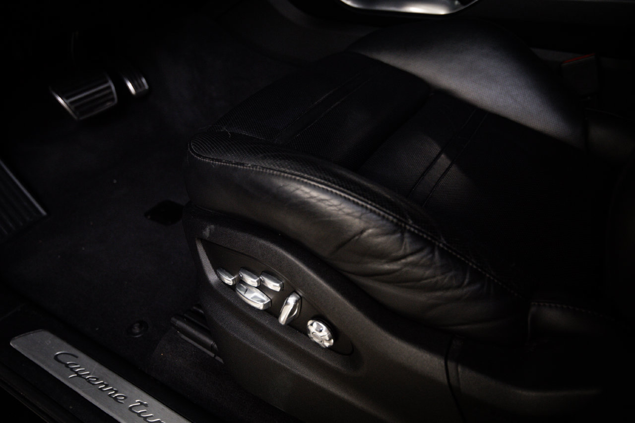 Certified 2020 Porsche Cayenne Turbo AWD/4WD image 14