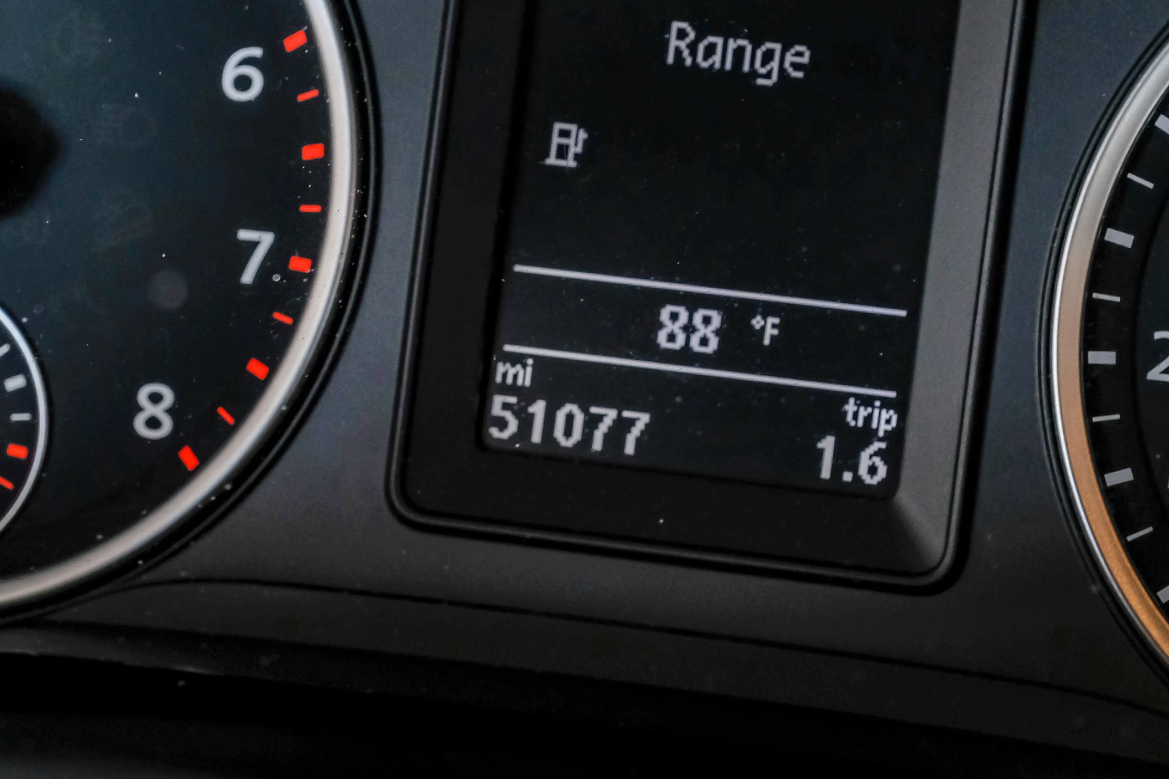 Used 2018 Volkswagen Tiguan Limited w/ Premium Package FWD image 20
