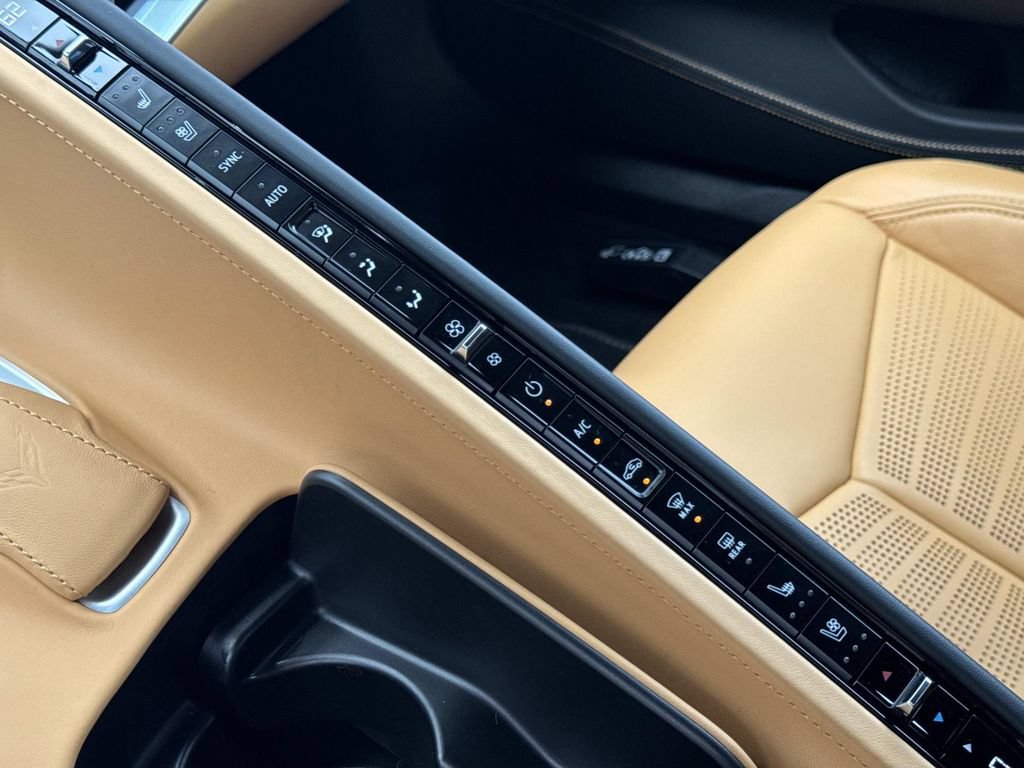 Used 2025 Chevrolet Corvette Stingray Premium Cpe w/ 3LT RWD image 27