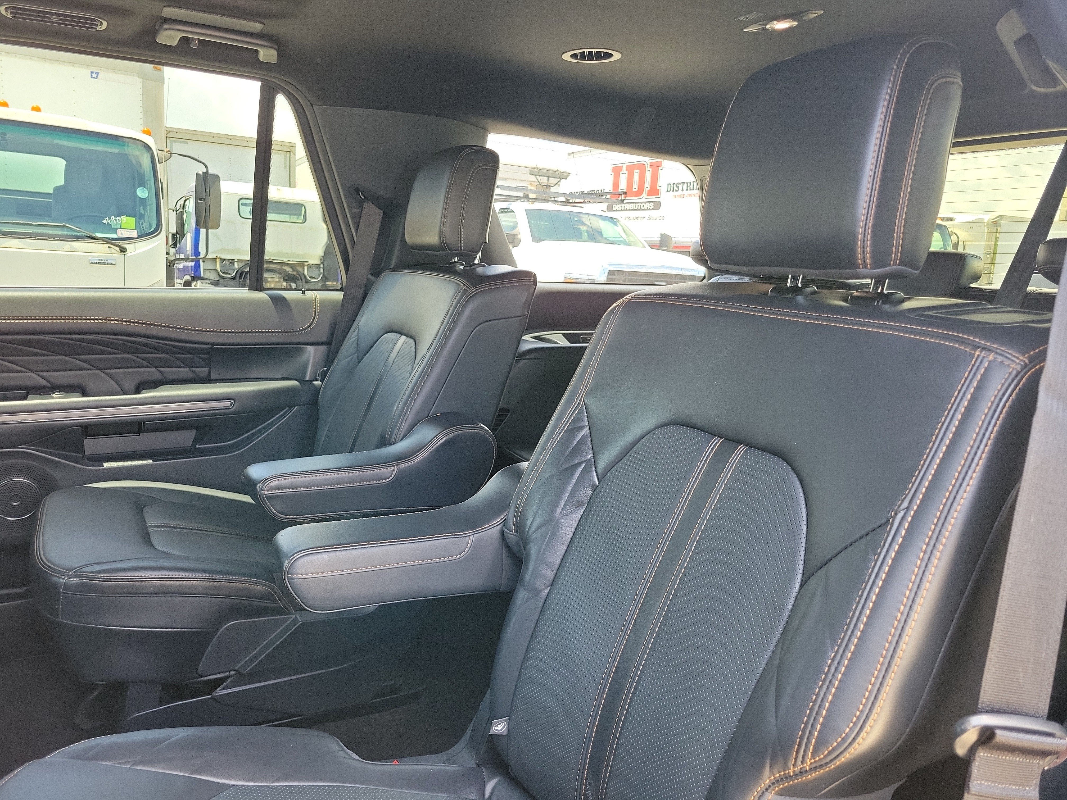 Used 2023 Ford Expedition Platinum AWD/4WD image 14