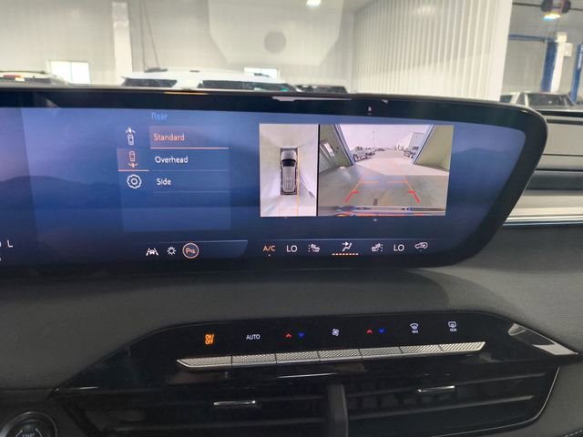 Used 2025 Buick Enclave Preferred AWD/4WD image 14