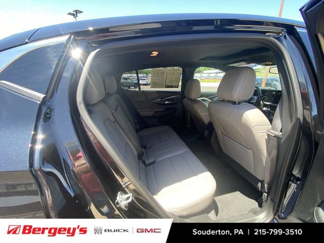 Used 2025 Buick Envista Sport Touring FWD image 31