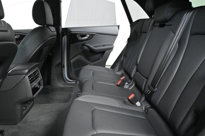 New 2025 Audi Q8 Premium Plus image 16