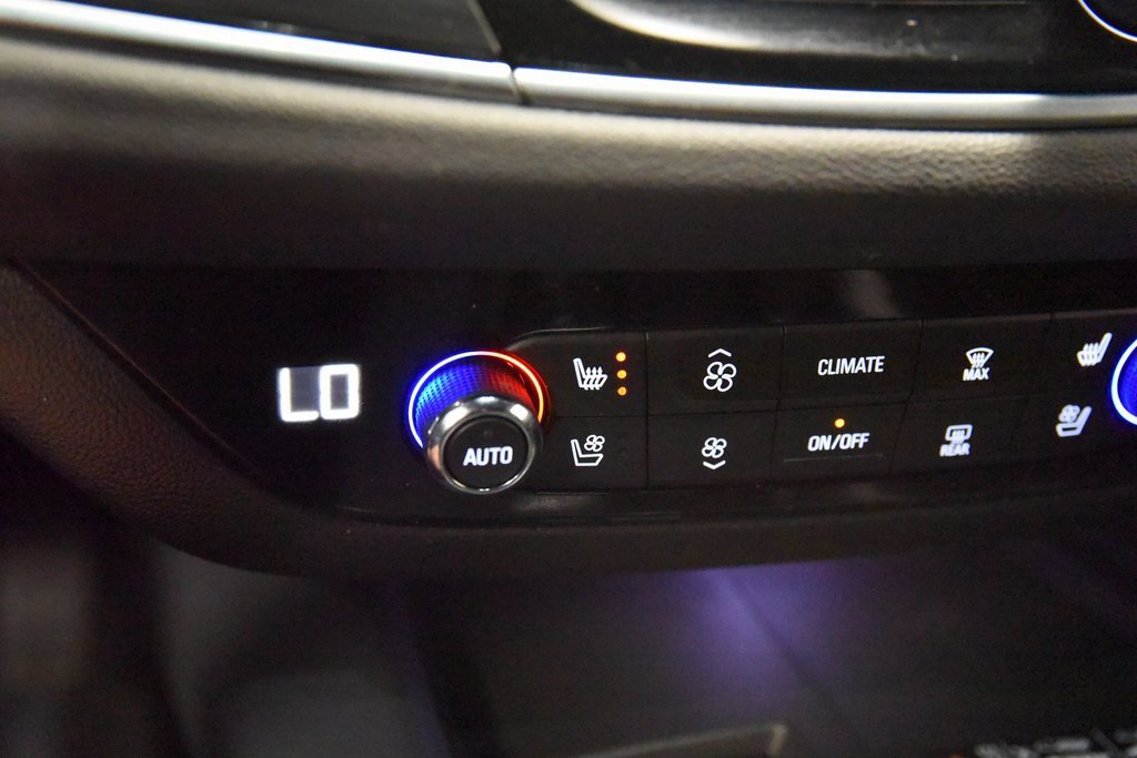 Used 2024 Buick Enclave Premium image 24