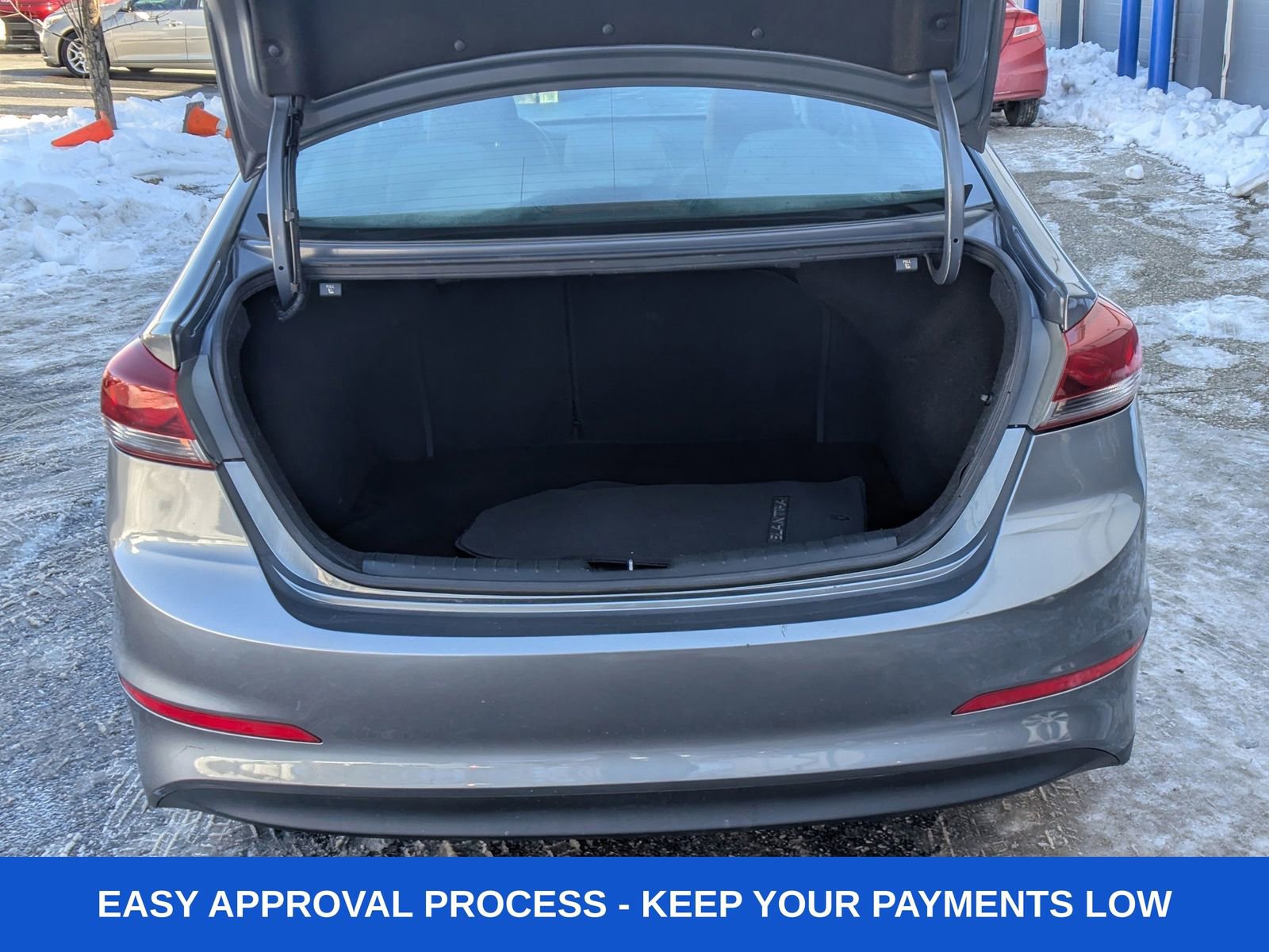 Used 2017 Hyundai Elantra SE FWD image 8