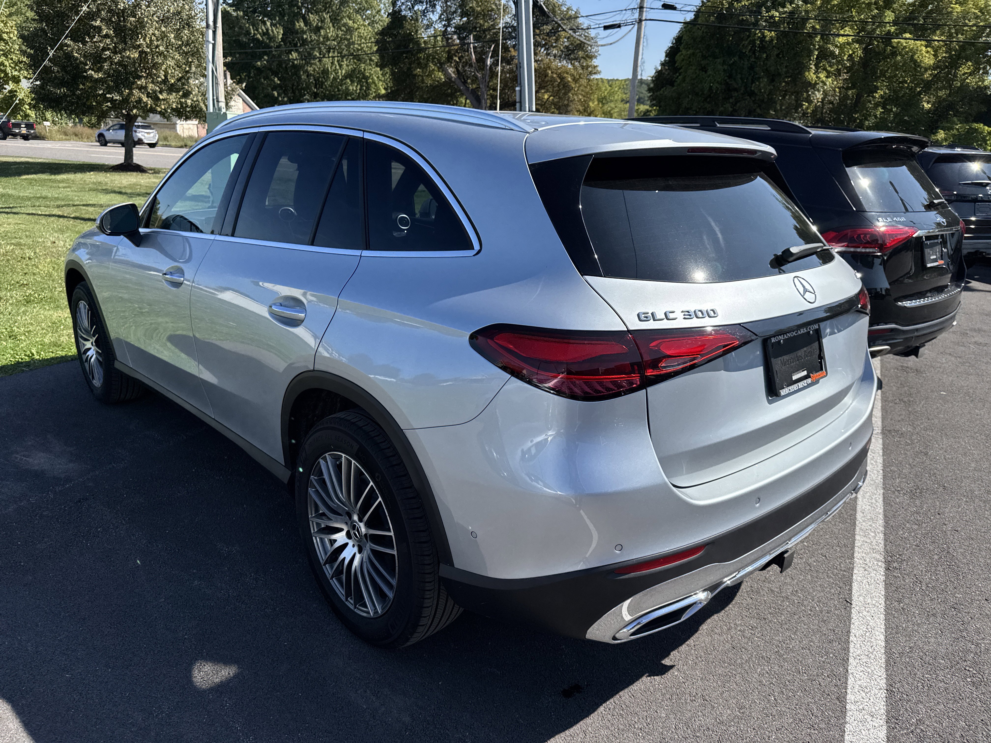 Used 2025 Mercedes-Benz GLC 300 4MATIC image 5