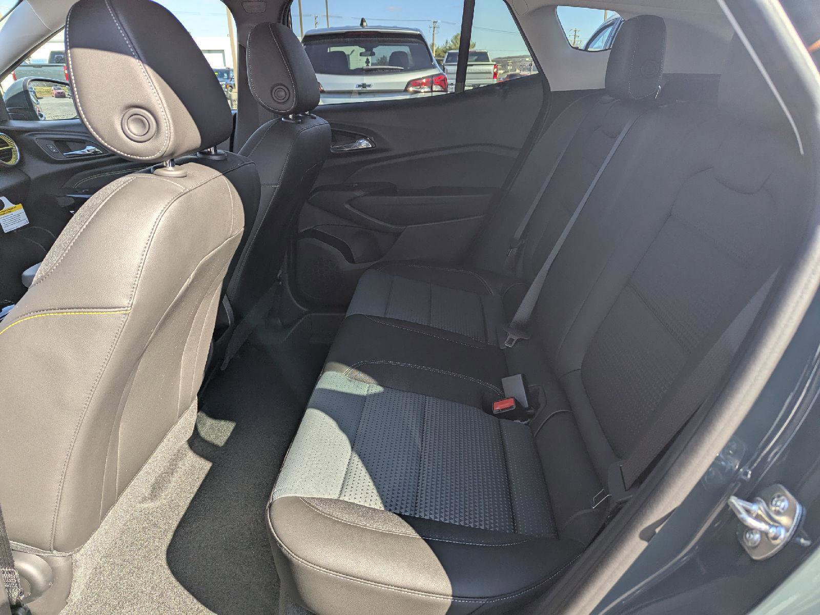 New 2026 Chevrolet Trax LT w/ Sunroof Package image 35