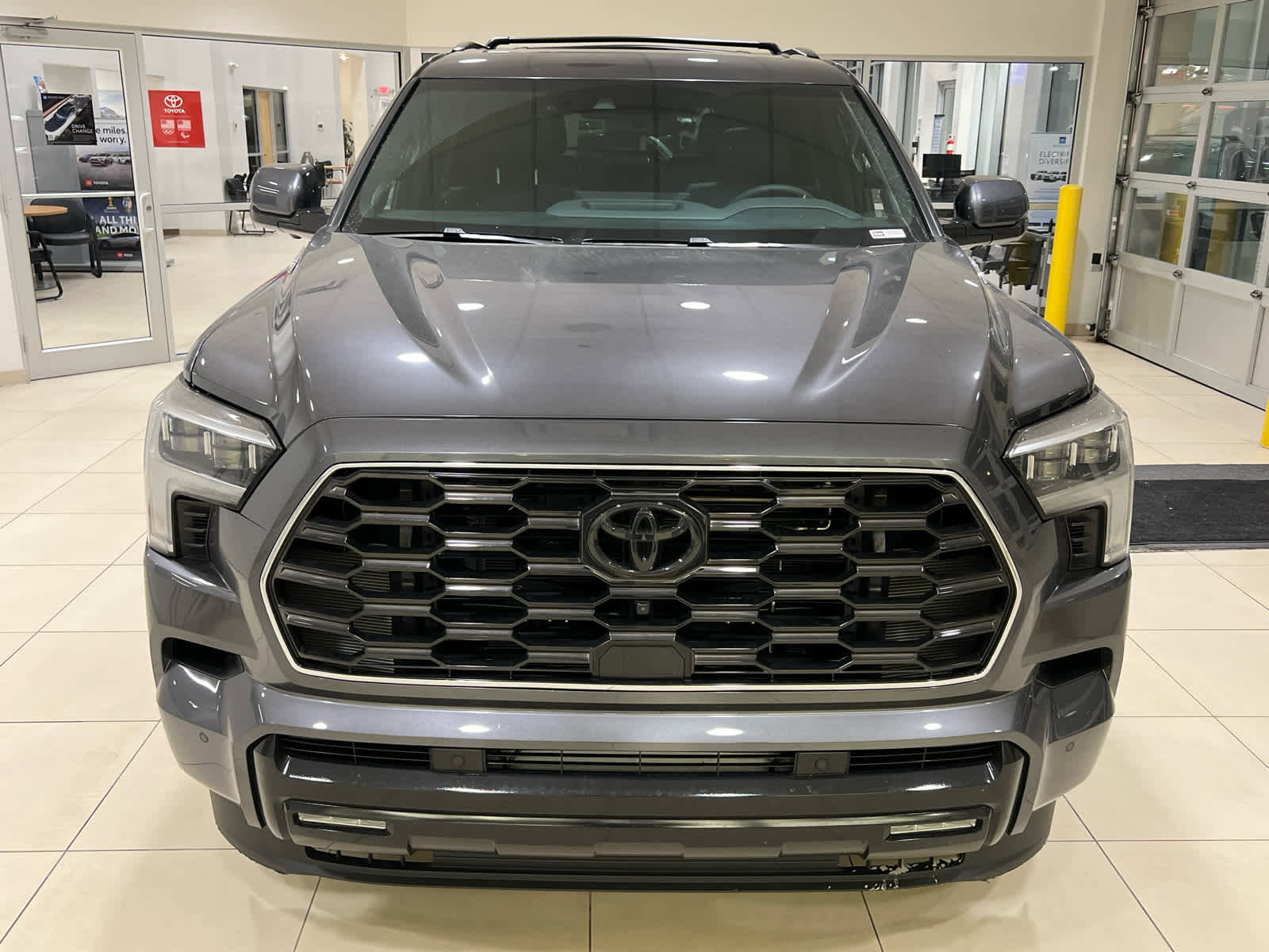 Used 2025 Toyota Sequoia Platinum image 2