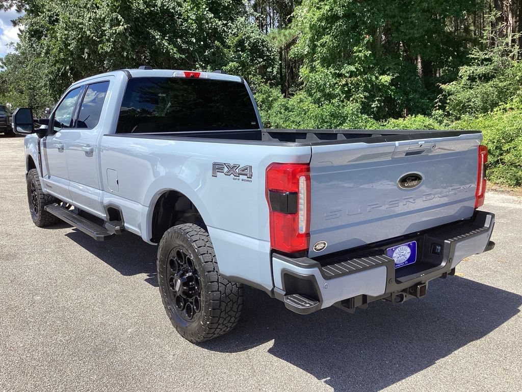 Used 2025 Ford F250 Lariat w/ Black Appearance Package AWD/4WD image 9