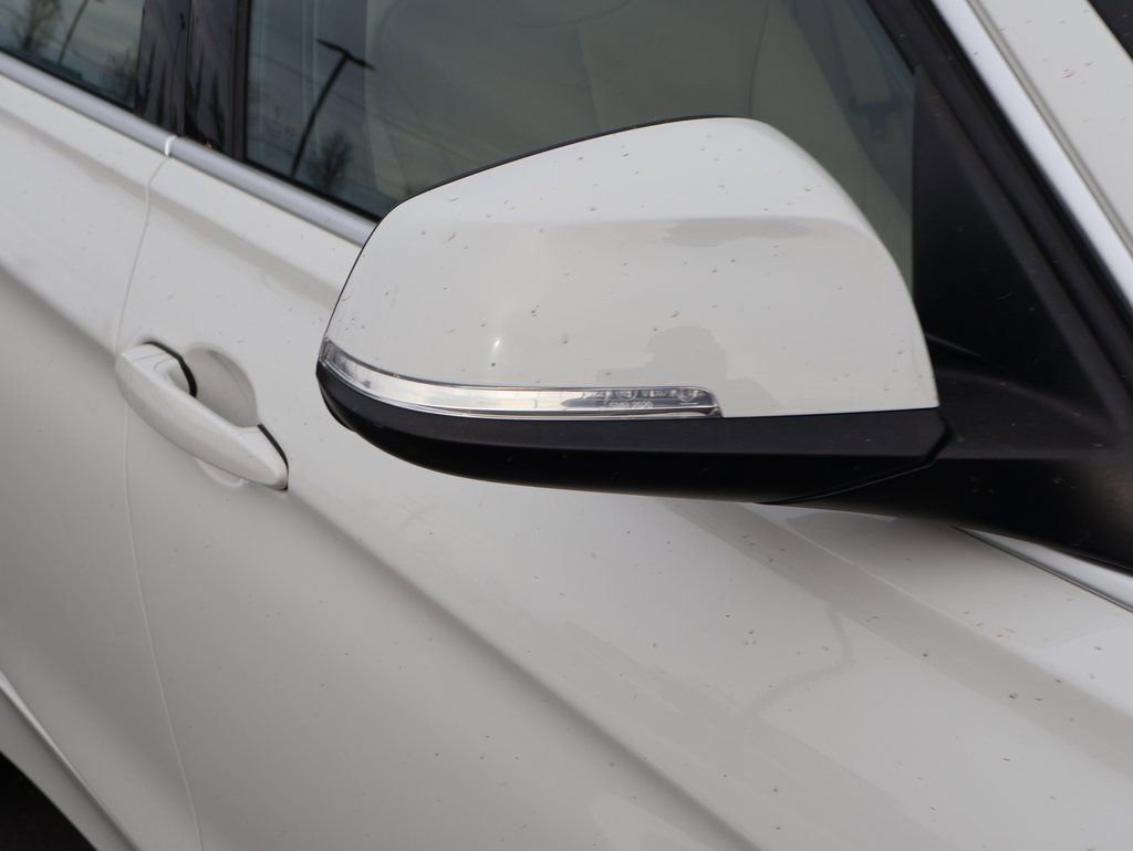 Used 2017 BMW 330i xDrive Sedan image 7