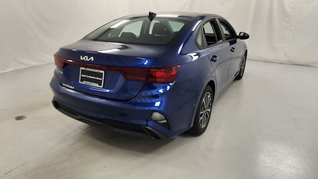 Used 2023 Kia Forte LXS w/ LXS Technology Package FWD image 3