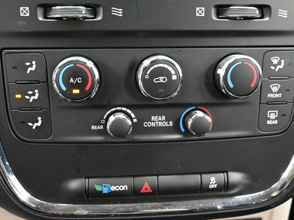 Used 2019 Dodge Grand Caravan SE image 25