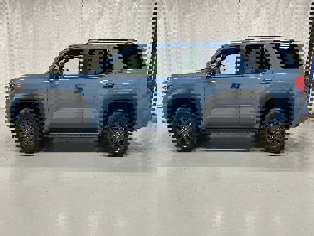 Used 2025 Toyota 4Runner SR5 image 4