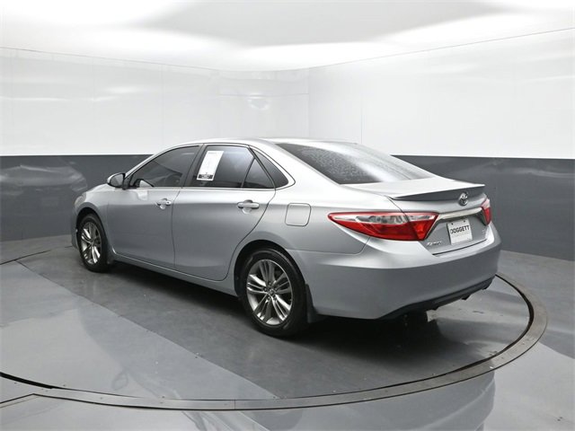 Used 2017 Toyota Camry SE image 5